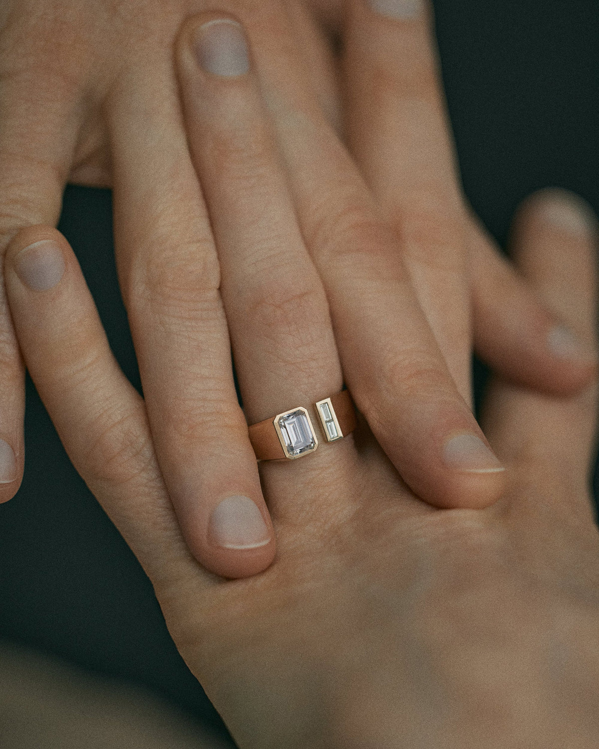 [lifestyle]Emerald and Baguette Cut Diamond Dyad Signet