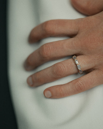 Emerald Cut Tonal Sapphire Link Ring