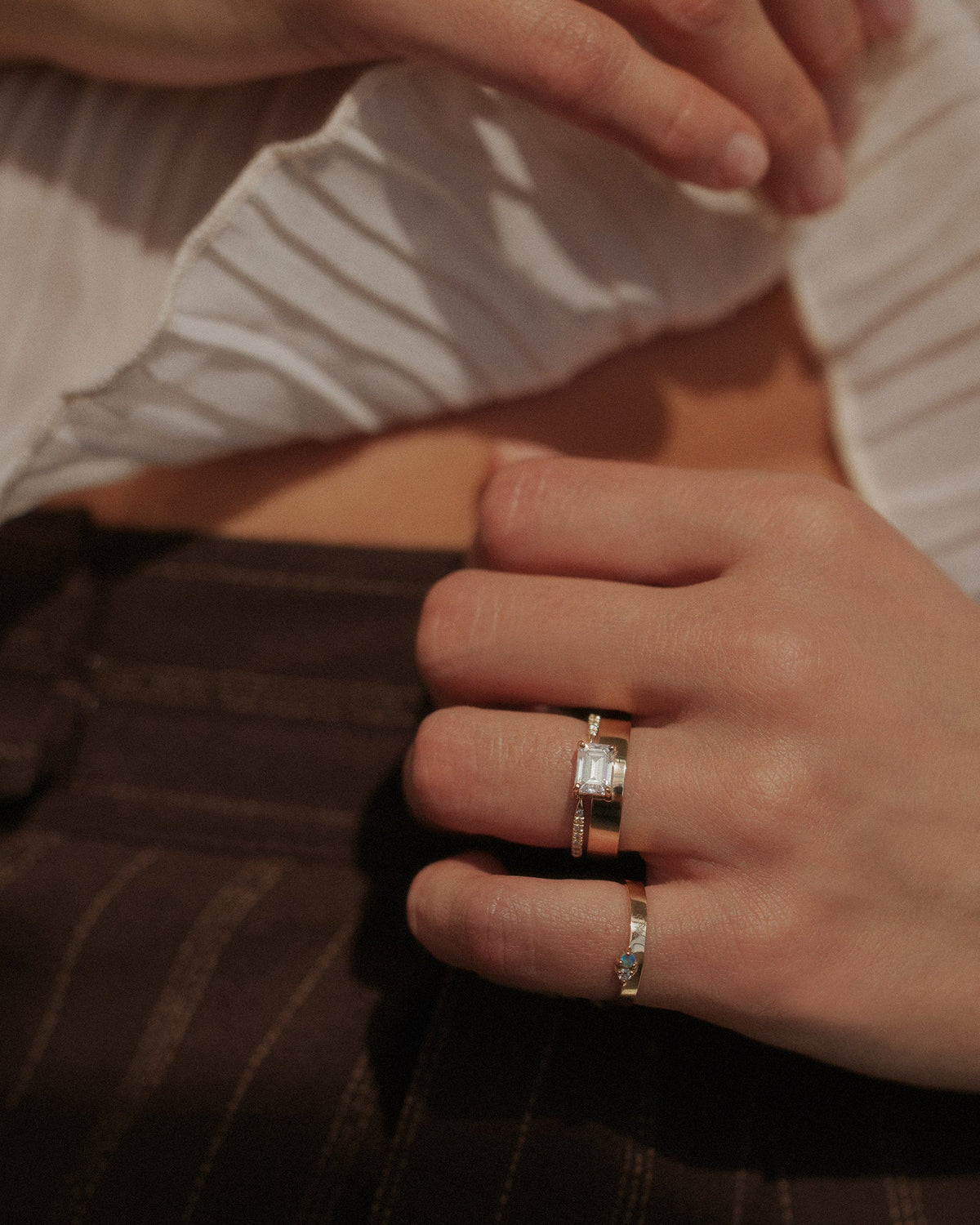 [lifestyle]Horizontal Emerald Cut Diamond Monolith Ring