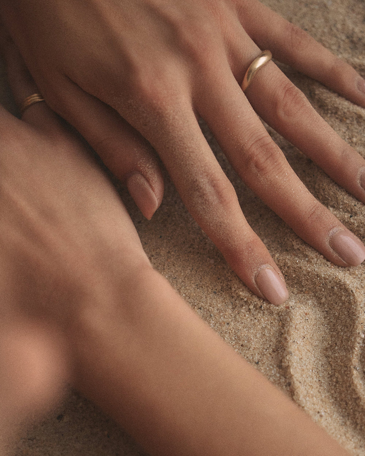 Narrow Gold Dune Band
