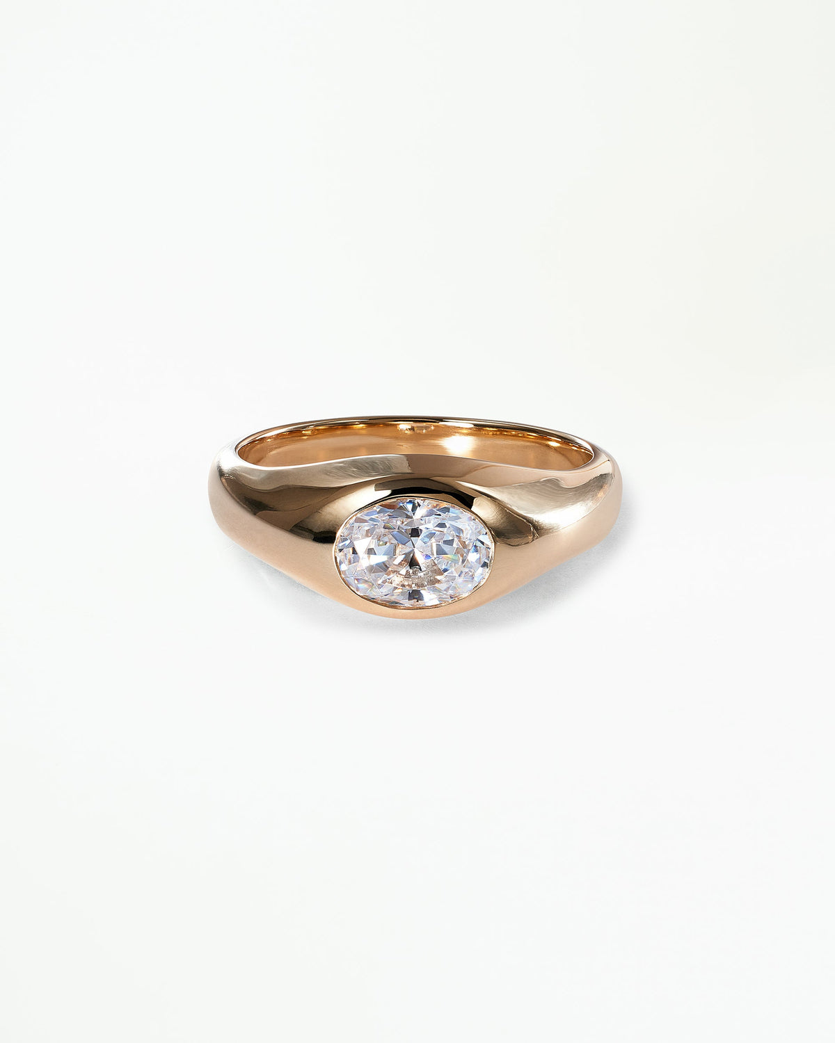 [lifestyle]Oval Cut Diamond Soft Signet Ring