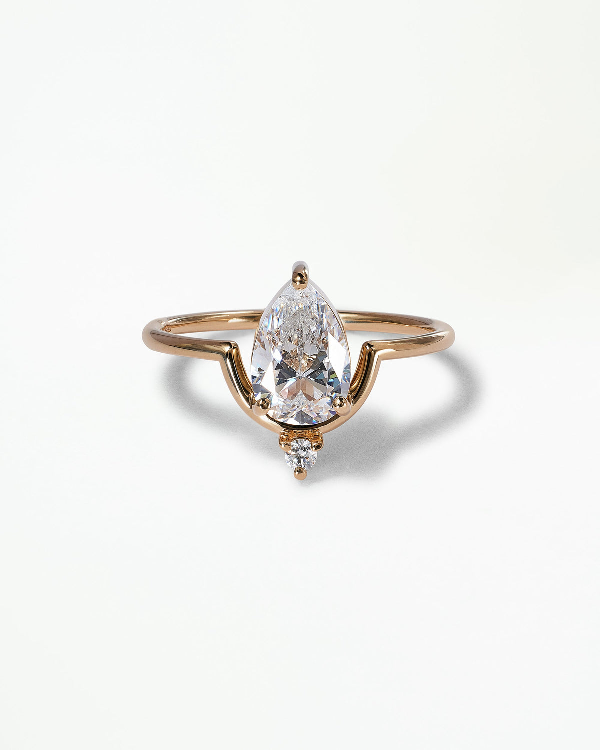 [lifestyle]Pear Cut Diamond Nestled Ring