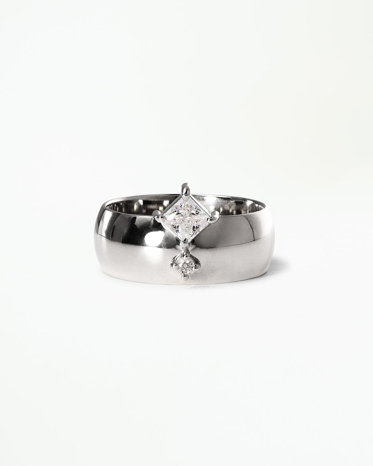 [lifestyle]Princess Cut Diamond Bricolage Ring