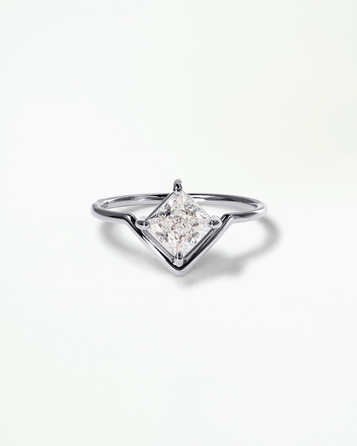 [lifestyle]Princess Cut Diamond Nestled Ring