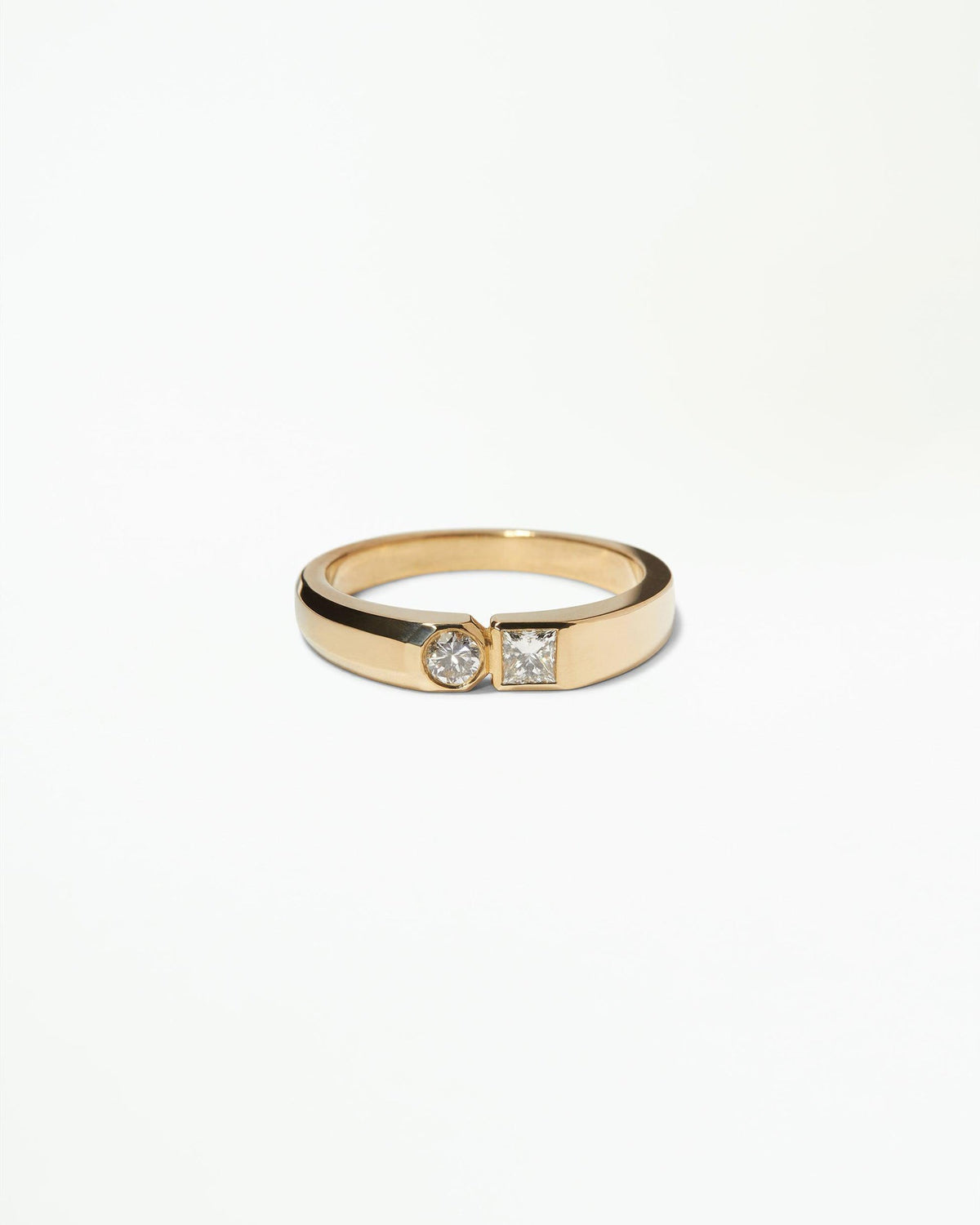 Round and Princess Cut Diamond Dyad Signet Ring