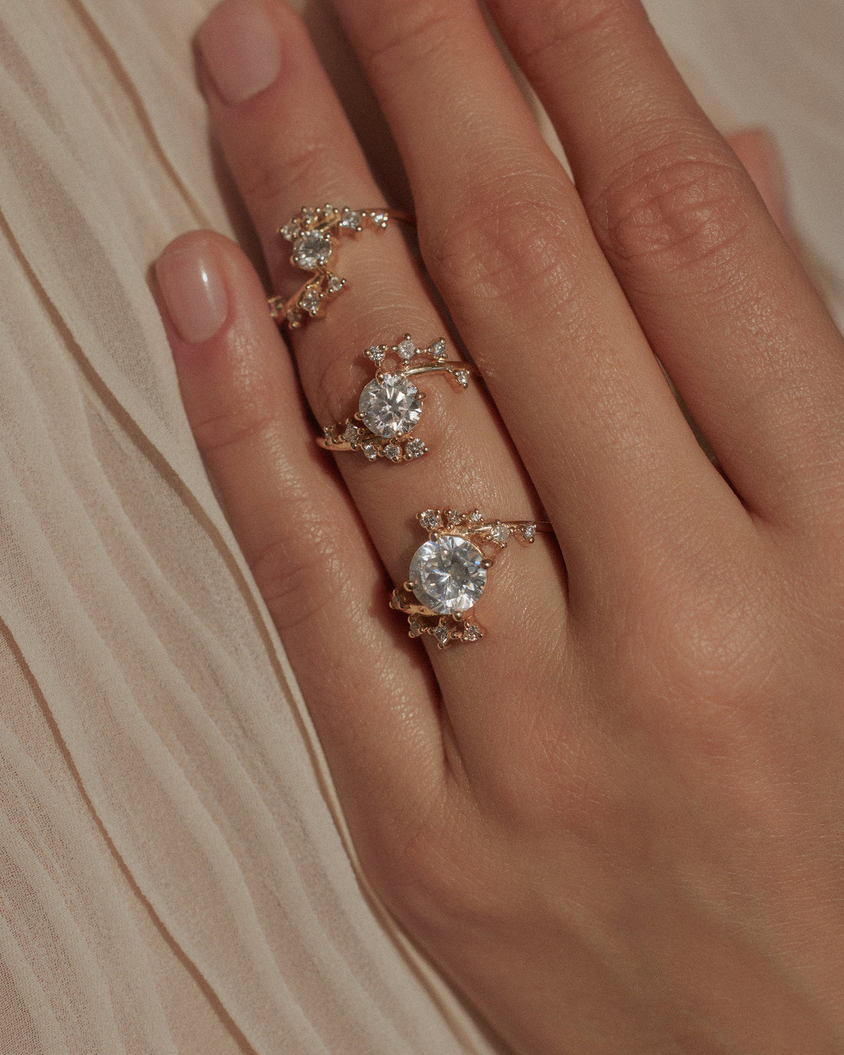 [lifestyle]Round Brilliant Cut Diamond Celestial Ring