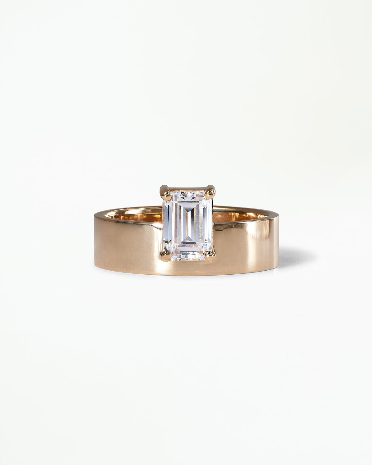 [lifestyle]Vertical Emerald Cut Diamond Monolith Ring